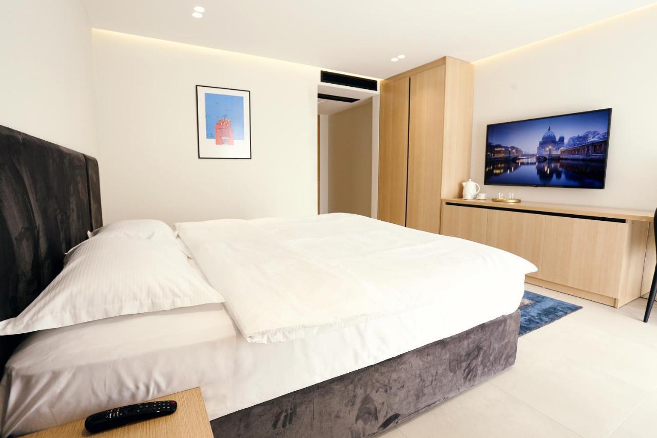 Hotel 12 Gjakova Eksteriør bilde
