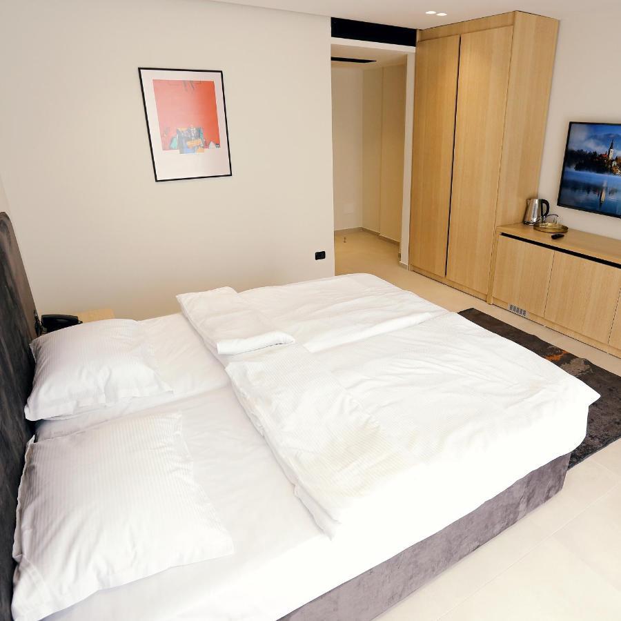 Hotel 12 Gjakova Eksteriør bilde